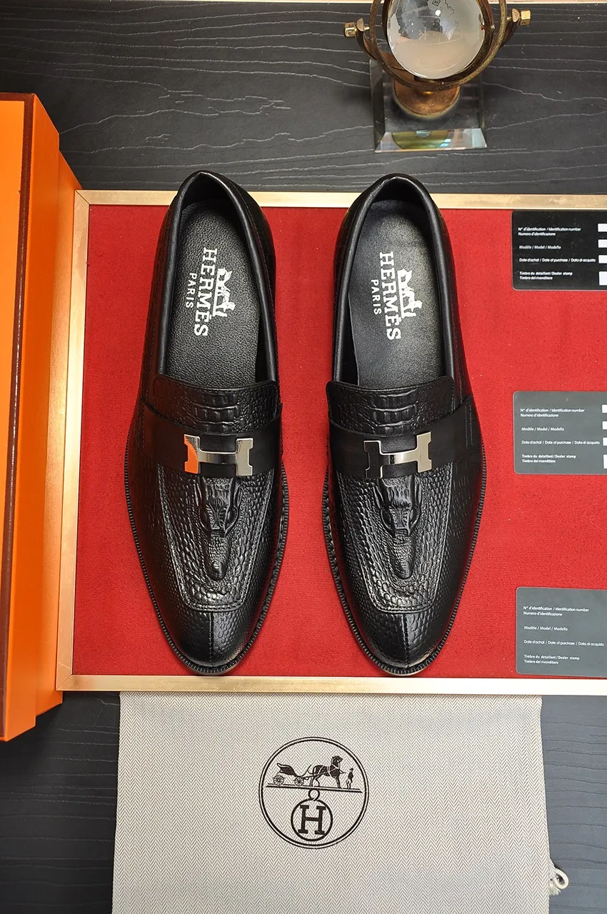 Men's shoes💰460💶[HERMES] (sheepskin lining)🍀Italian top luxury🍀He does not pursue novel styles and gorgeous colors, but attracts the favor of successful men with his flawless, elegant and classic style. Formal leather shoes This very comfortable, simple and stable style allows you to easily match any style! The pattern is absolutely 1:1 refined from the original case, and we strive for excellence in materials, imported cowhide + sheepskin lining💪💪💪extraordinary texture👍! .Black Brown Size: 38-45 (45 customized)